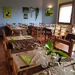 Отель La Terrasse Le Crestet