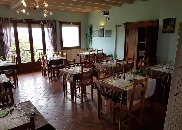 La Terrasse 2* Le Crestet